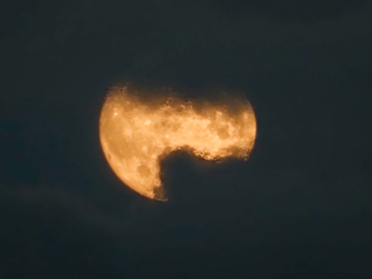 Tonight's moon rising above the clouds over Inis Oírr.