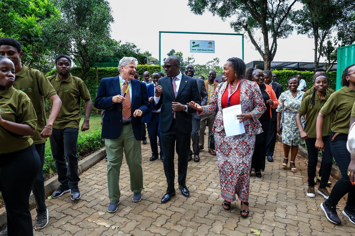 SingoeiAKorir's tweet photo. Pleased to join ⁦@ICRAF⁩ leadership today to commemorate #WorldFoodDay. Commended the organization for its contribution to Kenya’s food, soils and ecological security as well as its excellent evidence based research and documentation. ⁦@ForeignOfficeKE⁩ https://t.co/vMpgYbta6z
