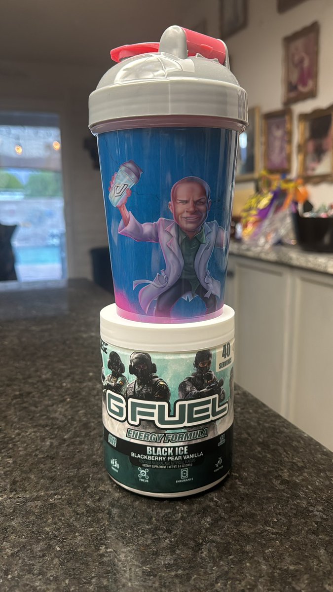yoStricken's tweet photo. ITS 6 A.M. ON A TUESDAY WHICH MEANS DOKTOR’S CURSE IS FINALLY HERE! GFUEL WILL GET ME THRU IT🙏 UBISOFT HAS SPONSORED MY STREAM TODAY, SO CATCH ME LIVE AT https://t.co/IXE1GGlMrA TO GET FREE HALLOWEEN COSMETICS IN R6! https://t.co/PzromiFySd