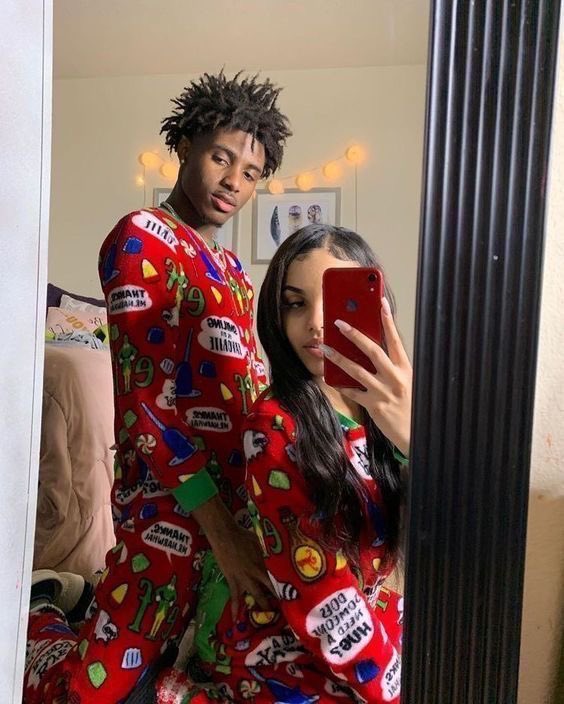 sznixix's tweet photo. It’s finally matching pajamas season https://t.co/y9B21k2wrj