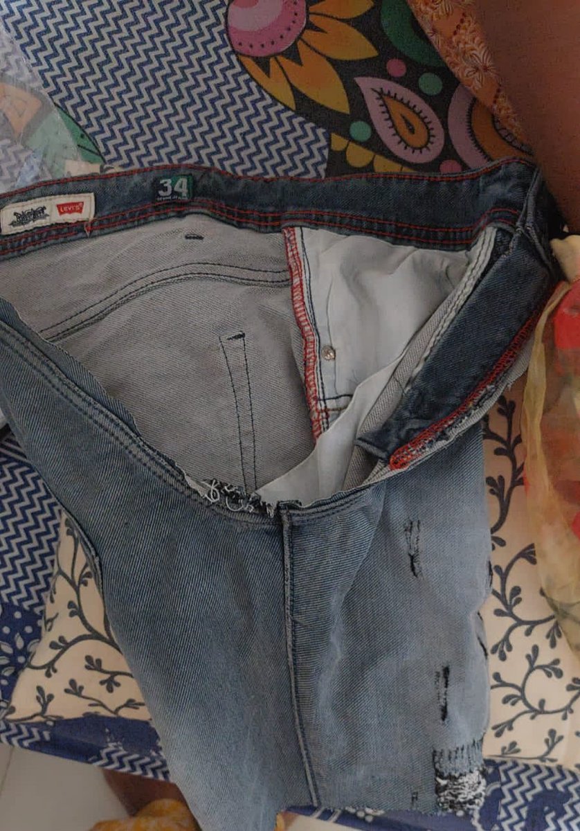 Aloo_Bhaloo's tweet photo. #meesho doesn't have and control on shipped products and quality control. And then they term true incidents as false claims. Today I got my parcel with completely different used and dirty clothes from what I ordered. You guys seriously need to look into your products. https://t.co/I1UeLwEpuX