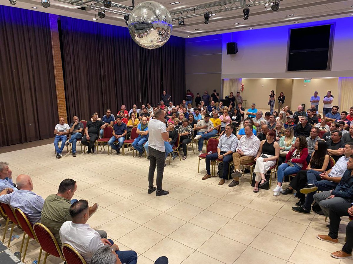 juliobanuelosok's tweet image. Tuvimos la visita al departamento #SanAlberto de Miguel Siciliano, Presidente del @BloqueHUpC donde en #MinaClavero, desarrollamos una reunión con la mesa de conducción departamental junto a dirigentes, autoridades, militantes y vecinos.