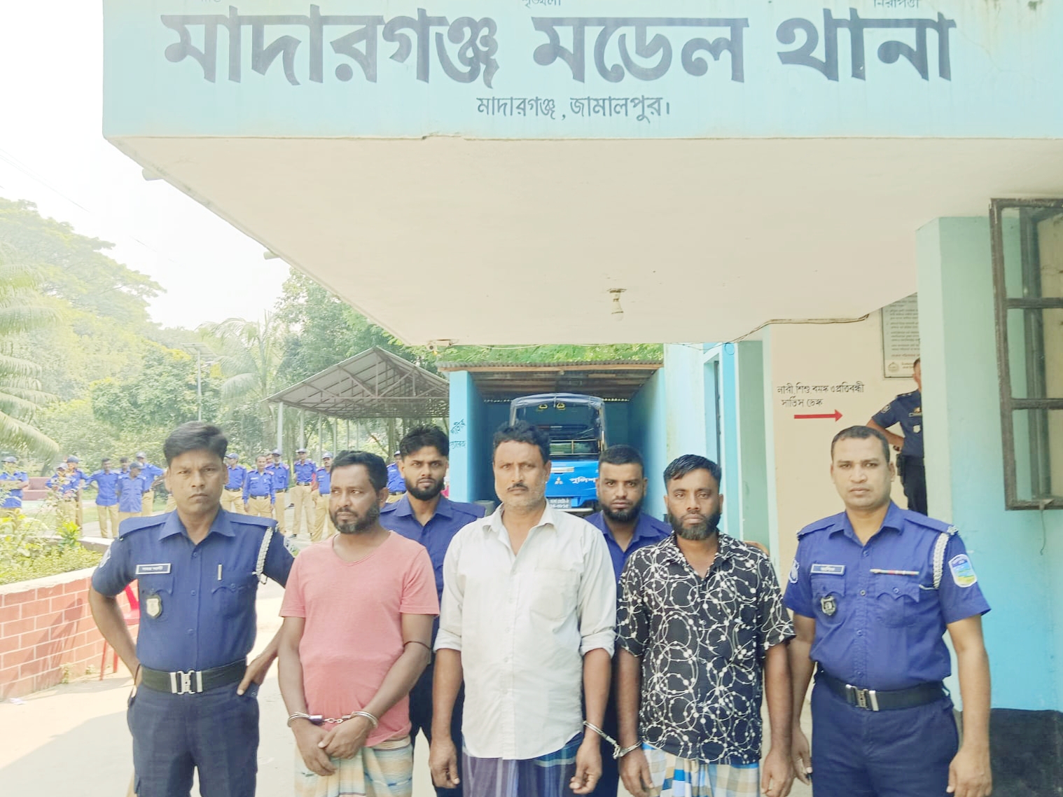 জামালপুরের মাদারগঞ্জে নাশকতা মামলায় ৩ জন গ্রেফতার