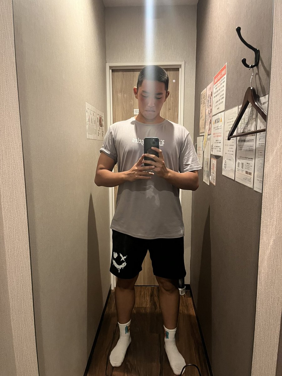 xzbdh_'s tweet photo. 鳥取2日日間のジム記録
.
.
#workout #fitness
#fade #fadecut
#crop #crophair
#減量 #減量日記
#筋トレ #筋トレ好きな人と繋がりたい
#フィットネス #ワークアウト
#筋肉 #筋肉男子
#フェード #フェードカット
#クロップ #クロップヘア https://t.co/xFp2H9BRk0