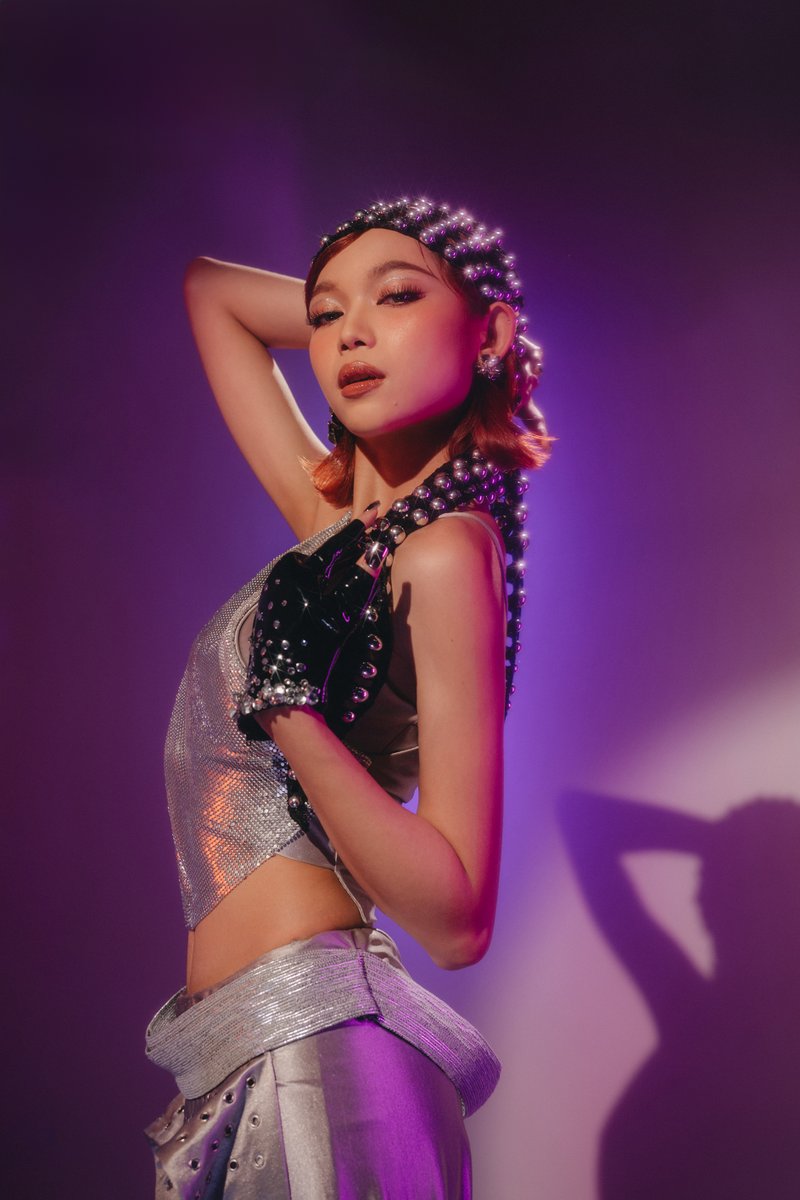 BINI_ph's tweet photo. #BINI : #BillboardPHMainstage Photo Series [ Gwen ]

Check out our 'Cherry On Top' x 'Pantropiko' Performance Fancam here:
🎥https://t.co/WmgrWqTEPE?

Listen on @spotify:
🎧https://t.co/r3b44XXkeW

📸@erronocampo for @metrophotoforbrands
@bini_gwen #OctoBestWithBINI https://t.co/i6WoUognIE