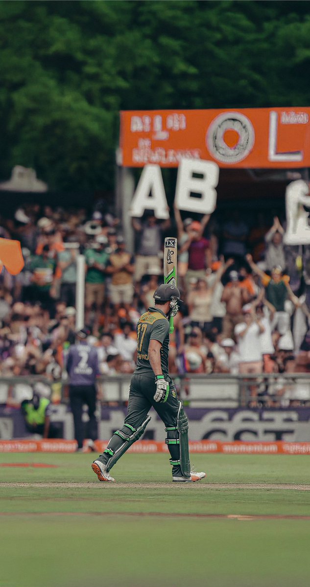 Bharatdanve95's tweet photo. Mr 360 inducted in the ICC Hall of Fame 🎖

Saluting the impeccable brilliance of AB de Villiers 👊
@ABdeVilliers17 
#abdevilliers17 #mr360 #abd #rcb 
@RCBTweets #ViratKohli https://t.co/GEQ8mSRplX