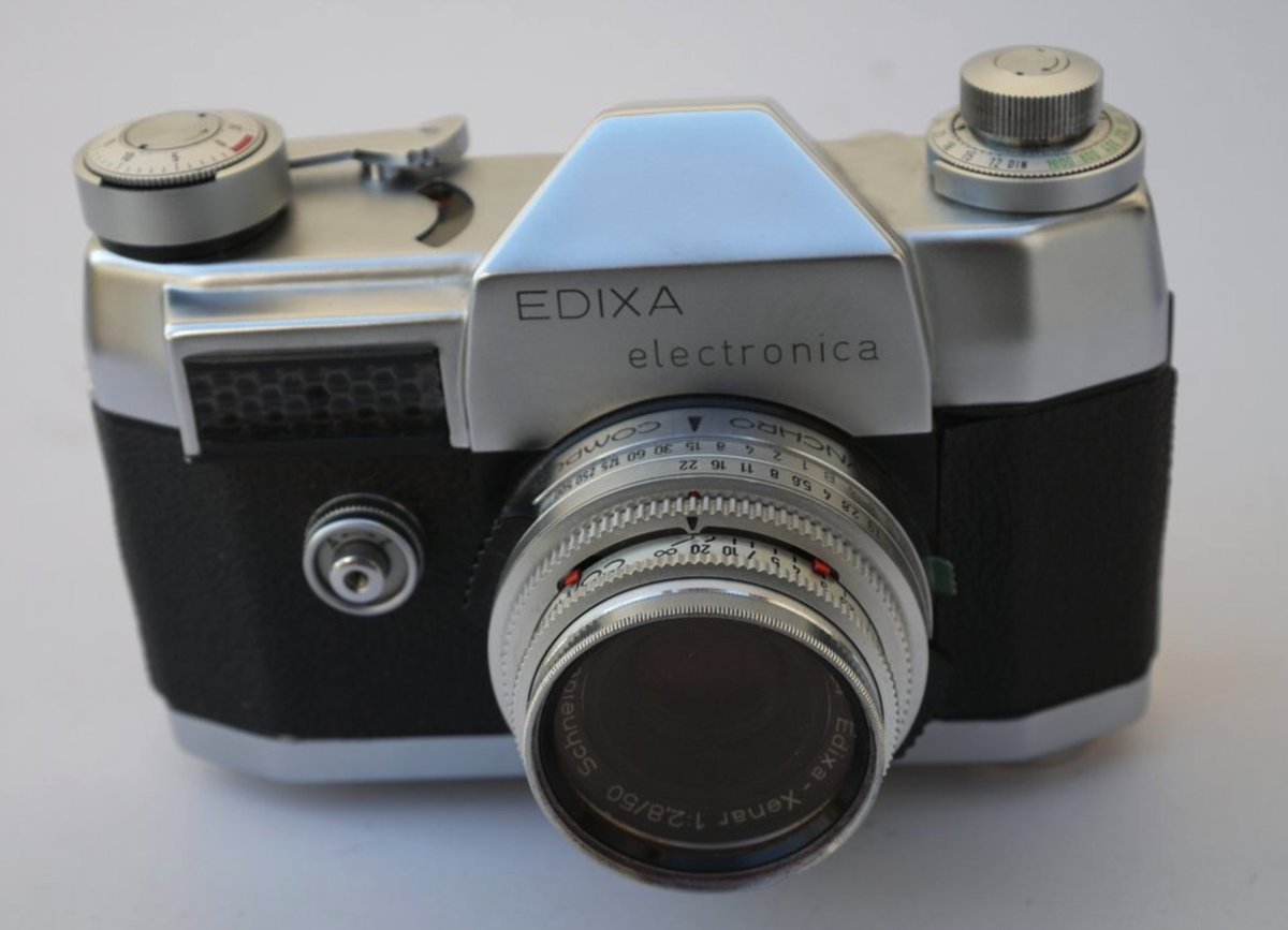 expert8182's tweet photo. German design classic, the Edixa Electronica equipped with sharp Schneider Xenar - wonderful outside condition, but untested.
https://t.co/Lji71Yql3l
#edixaelectronica
#SLR
#camera
#photography
#buyfilmnotpixels
#collectingcameras
#filmphotography
#singlelensreflex https://t.co/e3izNVOjOF