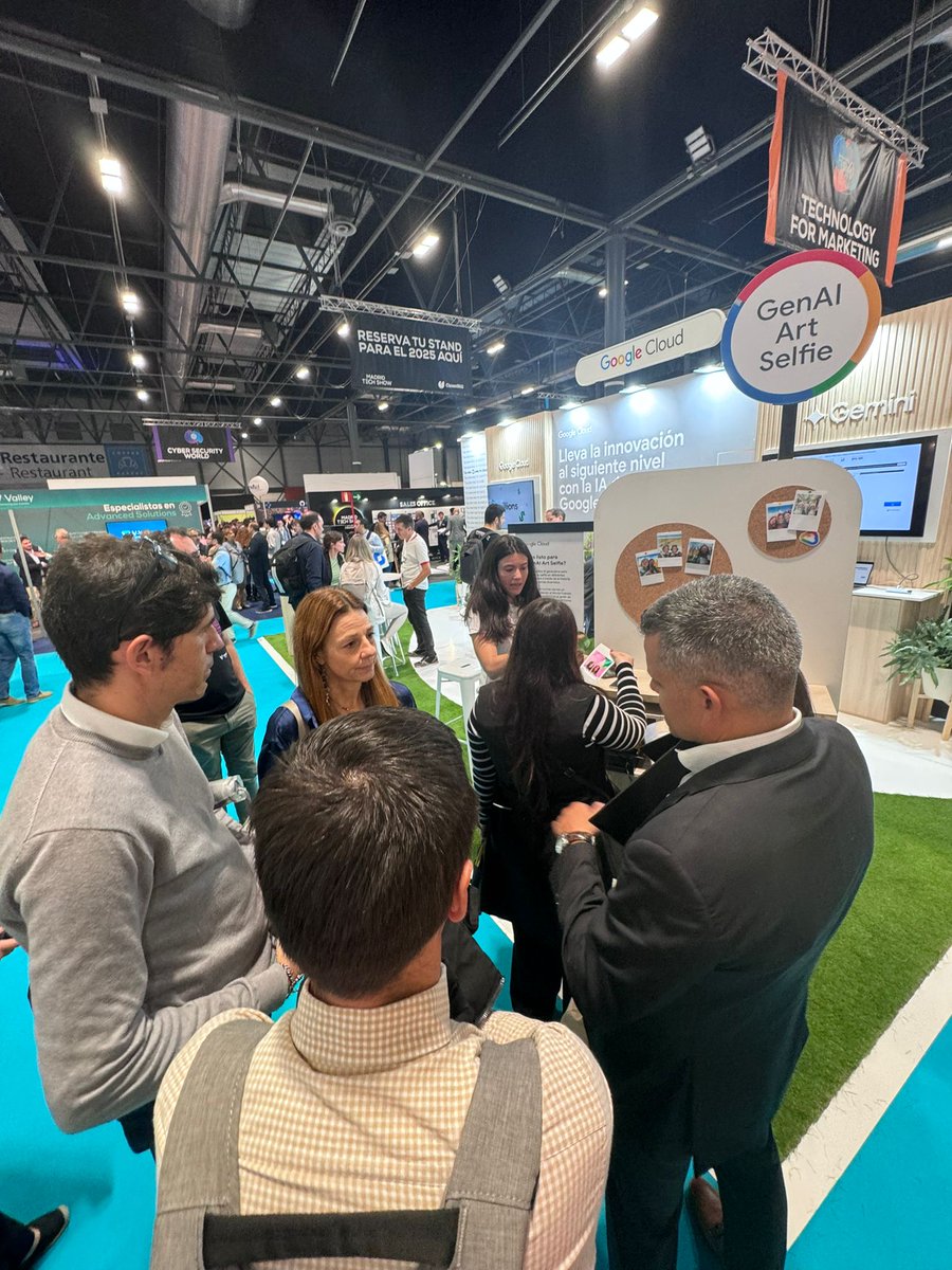 GoogleCloud_ES's tweet photo. 📣 Hoy estamos presentes en @MadridTechShow, con demos y charlas para acercaros nuestros últimos avances en #IA. 

Nuestro compañero Isaac Blázquez ha profundizado en la descentralización de datos para acelerar el valor de esta tecnología. #MTS24 https://t.co/430pIp03jn