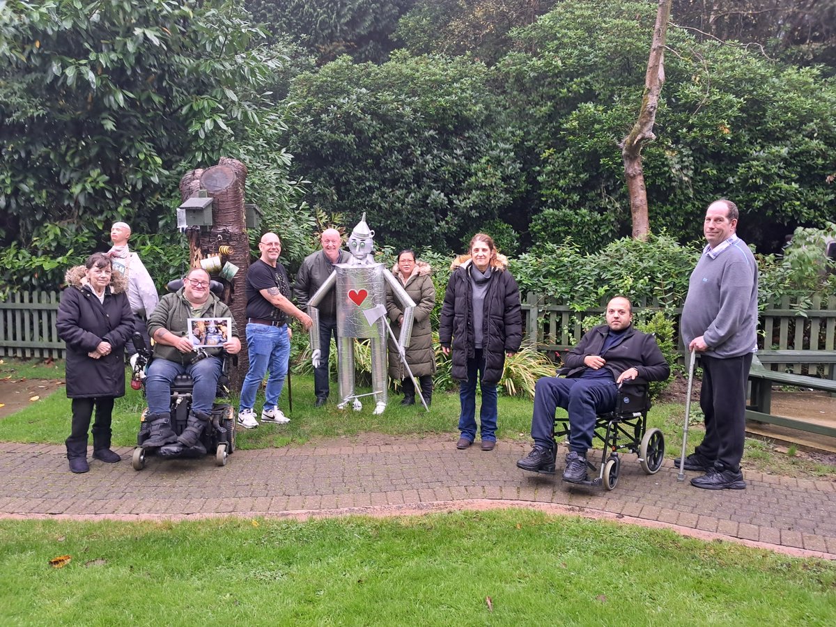 HeadwayBS's tweet image. Leighton House clients were worthy winners of the inter-hub design competition with their tinman/scarecrow!
FAB-U-LOUS!!

#getcreative #braininjury #challengeyourself