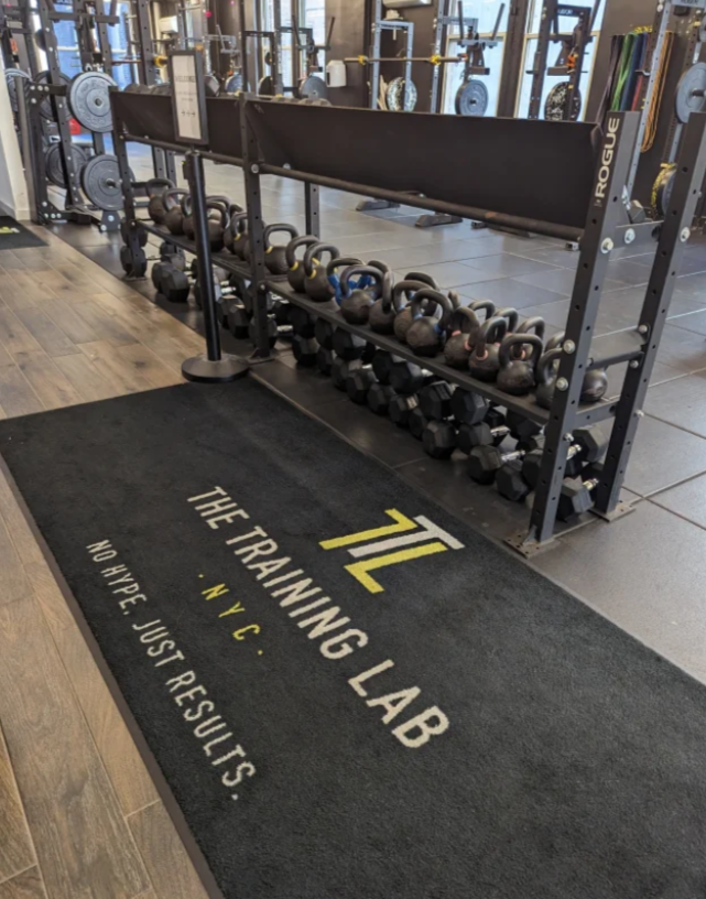 MillyleeX's tweet image. First time to the training lab on 39th Street.
I chose the glutes class.
But everyone seemed to know each other.
The teacher was also very friendly and enthusiastic.
The class was divided into two groups.
It was very suitable for two friends who wanted to exercise to go together.