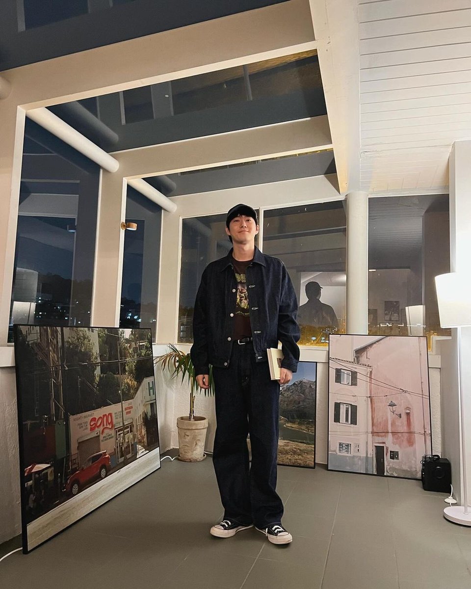 knockknock0408's tweet photo. SUHO ins : Nothing special but special📷
강슬기 사진 작가님을 만나고 왔습니다.
여러분들도 꼭 가보시길 바랍니다. https://t.co/WGEKdYSTiw