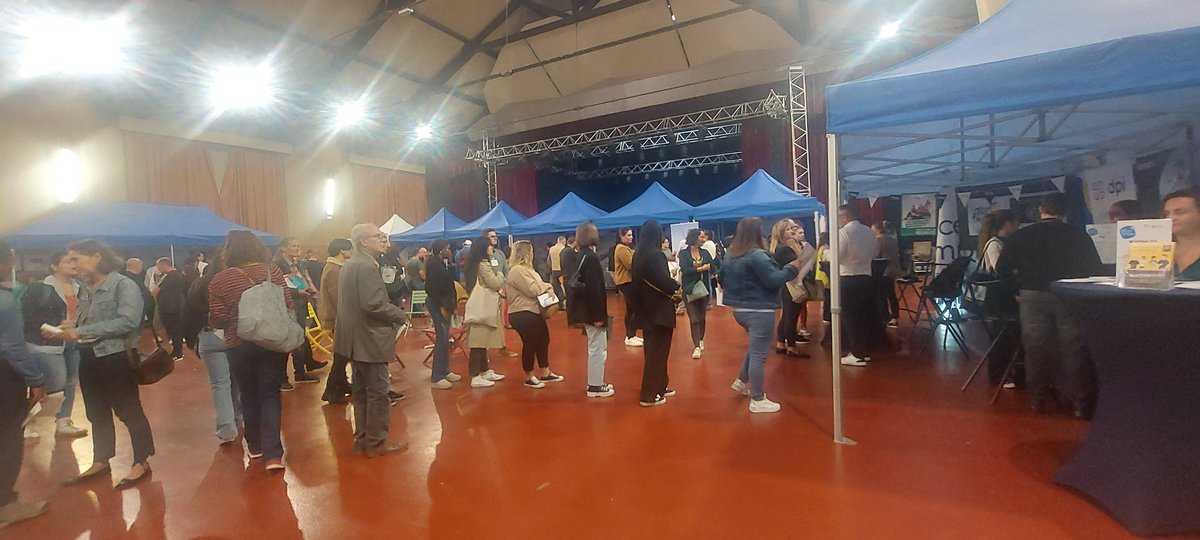 FTravail_OCC's tweet photo. C'est à #Castres aujourd'hui que se déroule la Place de l'#emploi ! 25 entreprises sont venues recruter et 70 postes sont ouverts dans des secteurs différents. Le public est au rendez-vous pour des entretiens d'embauche. @LaurentPAUL_Occ https://t.co/Sklx8yzoyM
