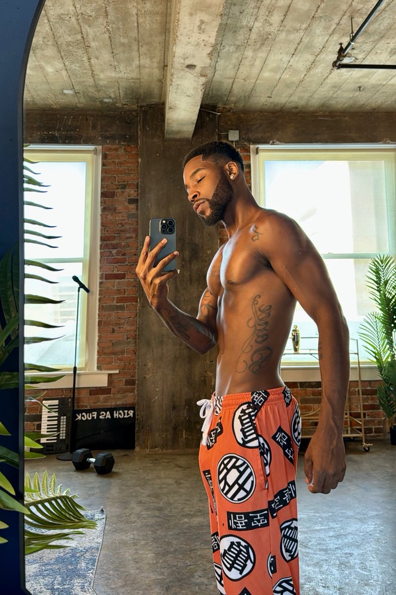 OkaySevn's tweet image. Hi.