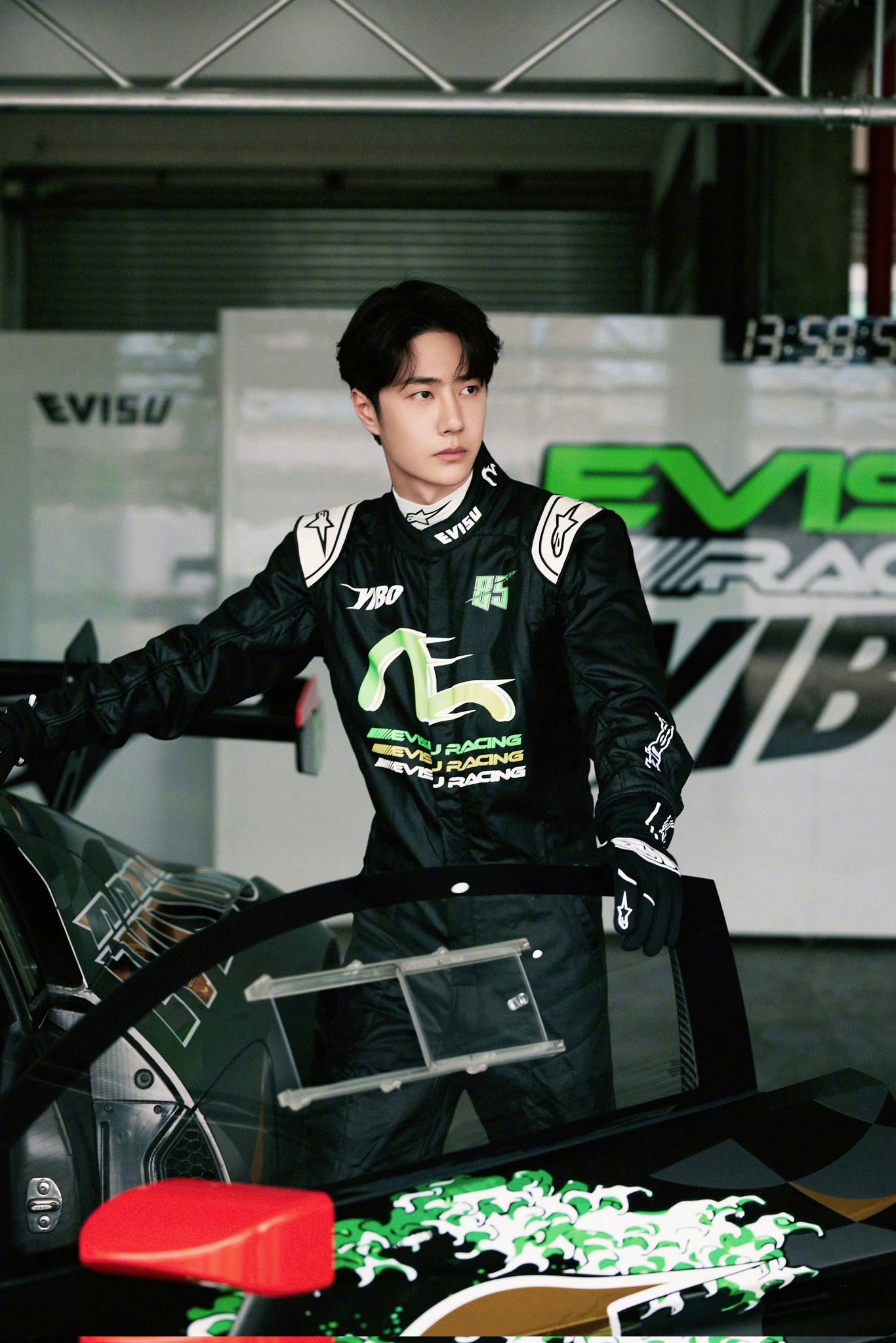 Wang Yibo 王一博WYB 💚 Rose Gold on X: 