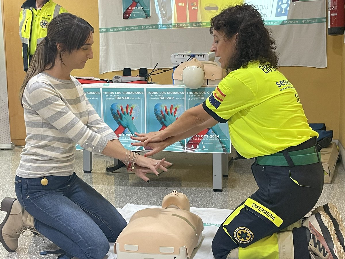 GUETS_CLM's tweet image. La @GUETS_CLM de @SanidadCLM presentes en el Hospital de Manzanares, junto a la Comisión de RCP y el Servicio de Urgencias.

Taller sobre #RCP y #DEA en el #DiaMundialdelaParadaCardiaca

#SVA de Manzanares y Valdepeñas.

#SomosGUETS #25añosGUETS