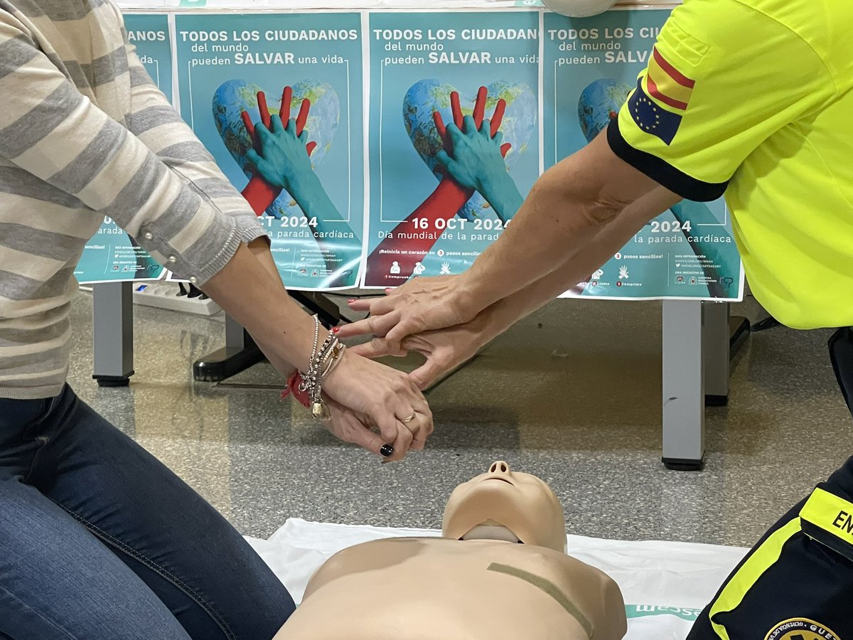 GUETS_CLM's tweet image. La @GUETS_CLM de @SanidadCLM presentes en el Hospital de Manzanares, junto a la Comisión de RCP y el Servicio de Urgencias.

Taller sobre #RCP y #DEA en el #DiaMundialdelaParadaCardiaca

#SVA de Manzanares y Valdepeñas.

#SomosGUETS #25añosGUETS
