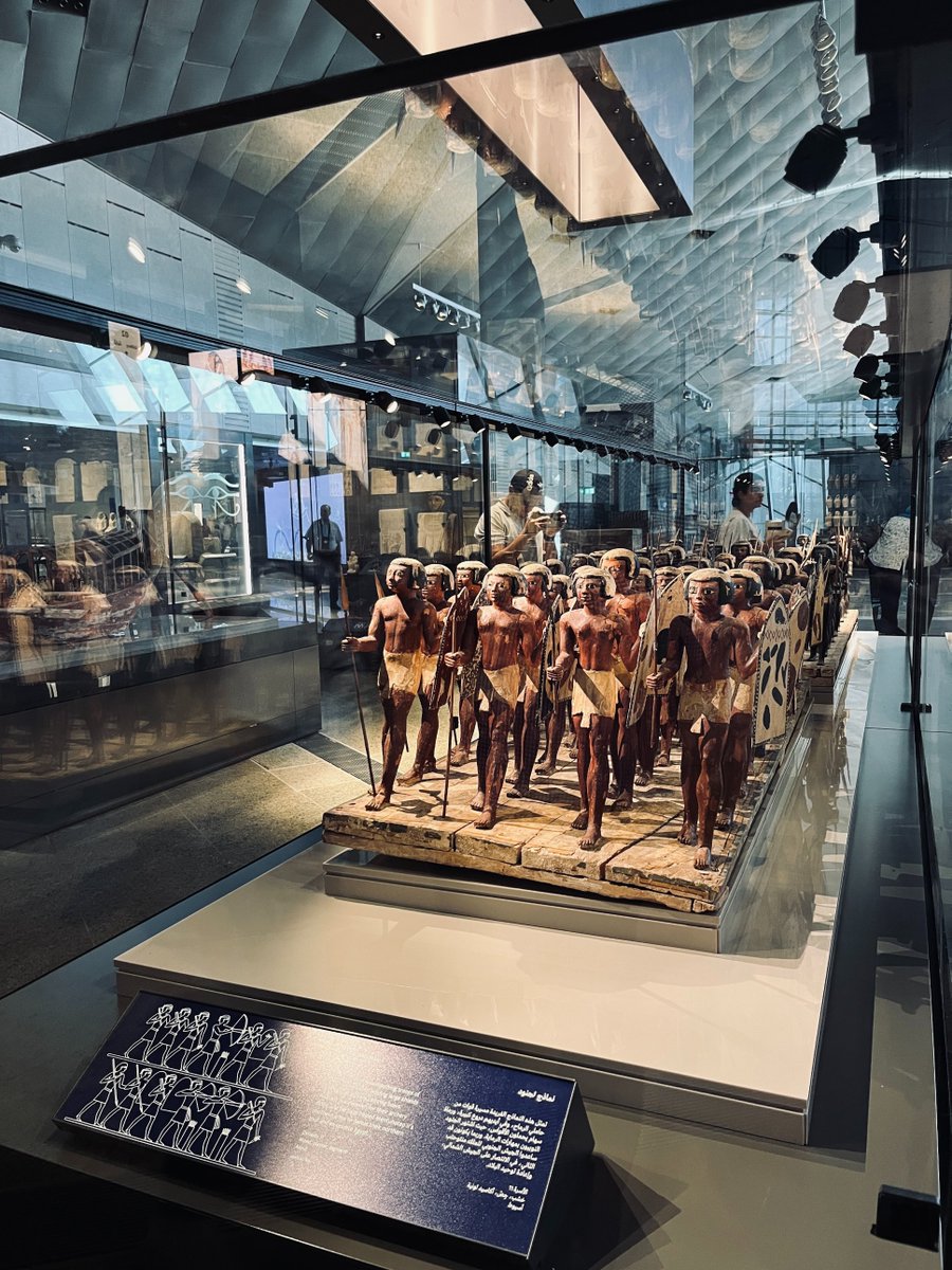 ruthruthcairo's tweet photo. Vandaag ging in #Cairo het fantastische #Grand_Egyptian_Museum deels open. Ik ging langs en was onder de indruk. Terwijl je tussen de duizenden artefacten rondloopt,kijk je uit op de piramides van #Giza. Op de grote opening is het nog even wachten, maar dit is nu al een aanrader! https://t.co/58fMwmSzXo