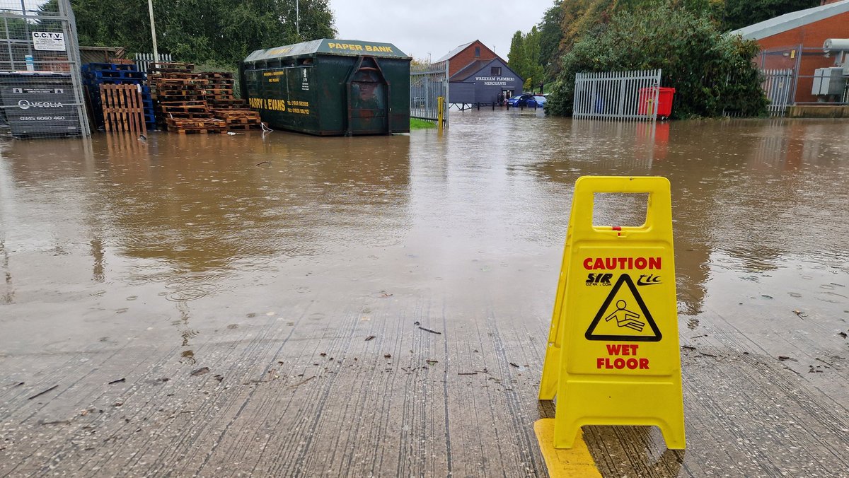 ColSupplies's tweet photo. Wrexham traders

Please use our main entrance due to no access via Tuttle street. https://t.co/F8wf1ehLfC