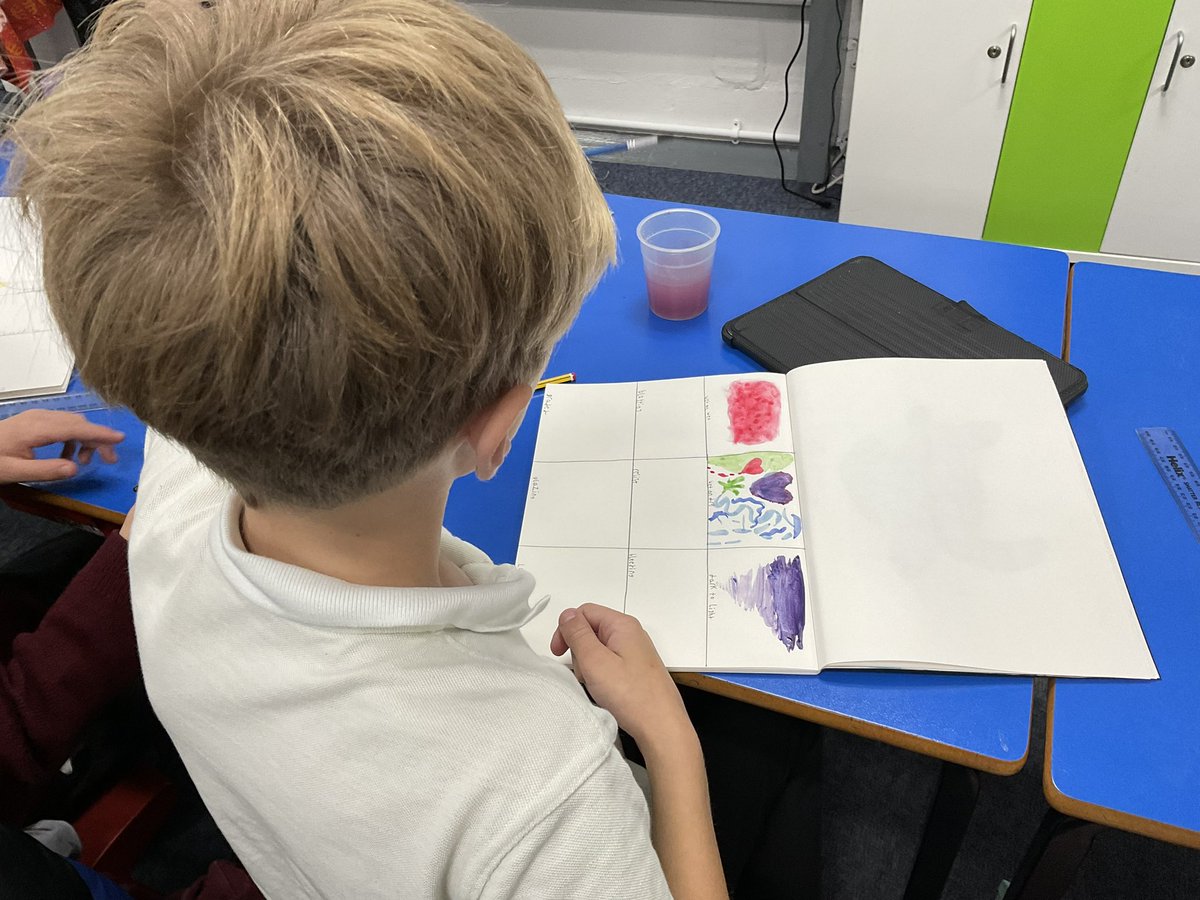 PDA_Y5's tweet image. In Art, we have been working on watercolour techniques. We tried wet on wet, wet on dry, dark to light and blotting! We are looking forward to using these painting techniques when we paint our churches this week! #pdaart 🎨 🖌️