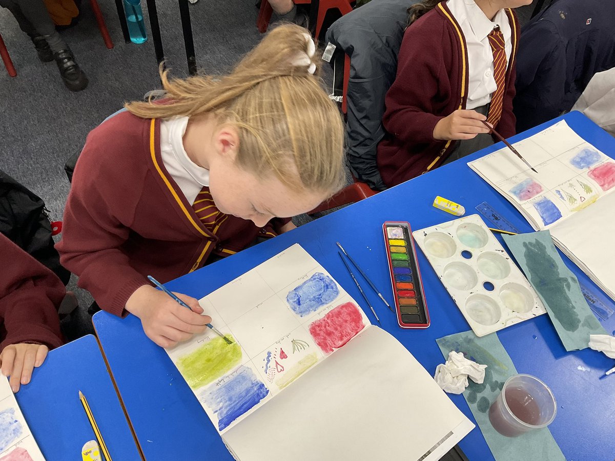 PDA_Y5's tweet image. In Art, we have been working on watercolour techniques. We tried wet on wet, wet on dry, dark to light and blotting! We are looking forward to using these painting techniques when we paint our churches this week! #pdaart 🎨 🖌️