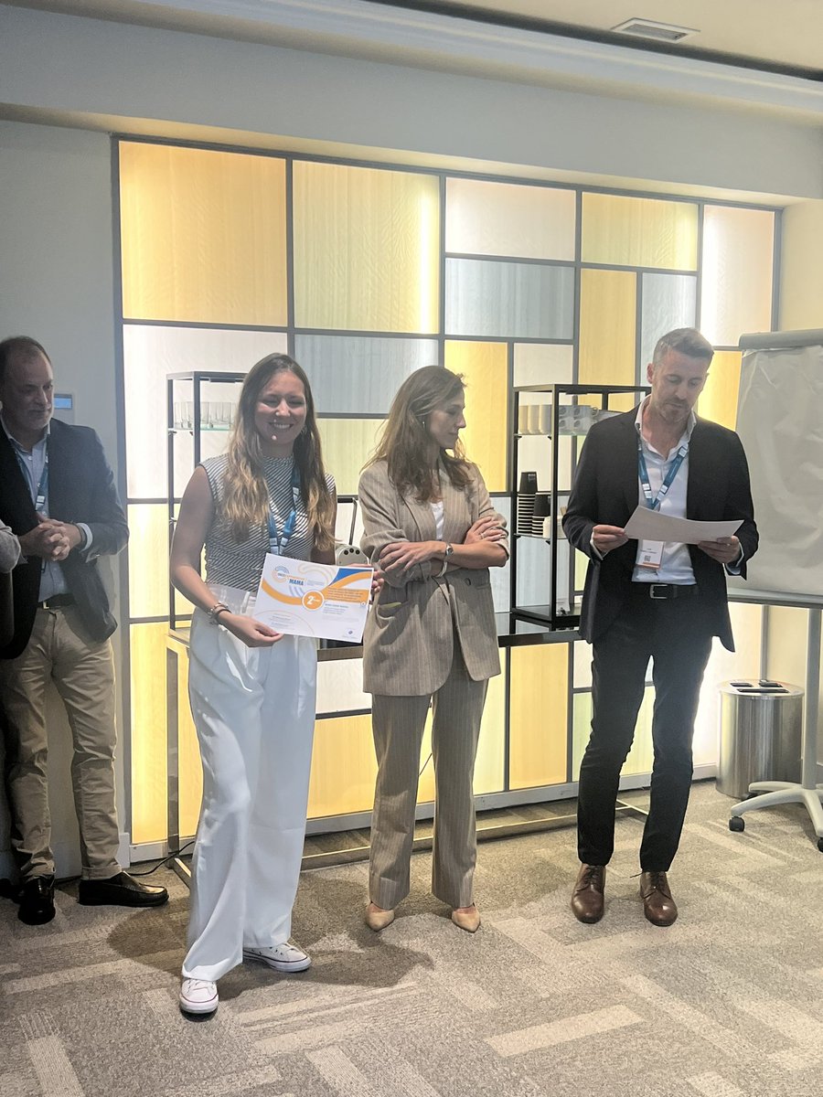 Concurso de casos clínicos en cáncer de mama precoz HHRR+/Her2+ #SEOM2024# 2o premio para Sandra Andrés, R4 de Oncología Médica <a href="/hospital/">Hospital</a> clinic. Felicidades!!