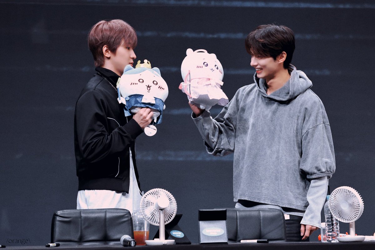 241016

널 외롭게 두지 않을게

#wonhui #佑灰 #ウォヌジュン #원휘 #원우 #준 #SEVENTEEN #세븐틴