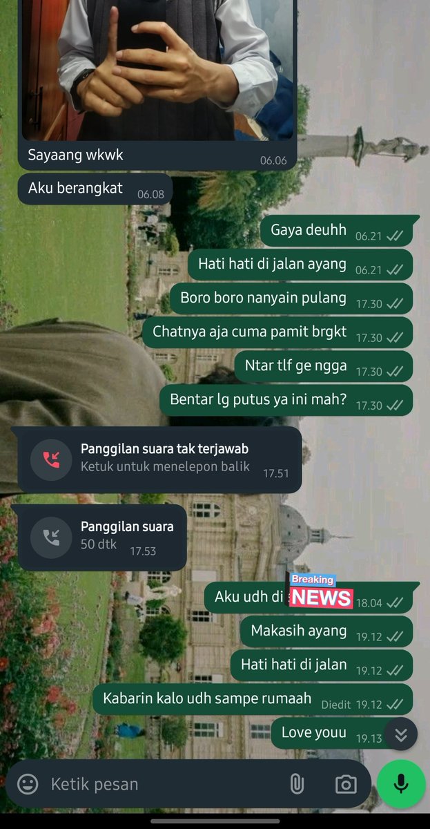 rococouo's tweet photo. Kalo diliat liat aku nyebelin juga ya. Padahal pas liat recent calls semalem itu ditlf tapi diangkatnya sambil ngigo anyink 😭😭😭 https://t.co/I4WH2RZ0Cq