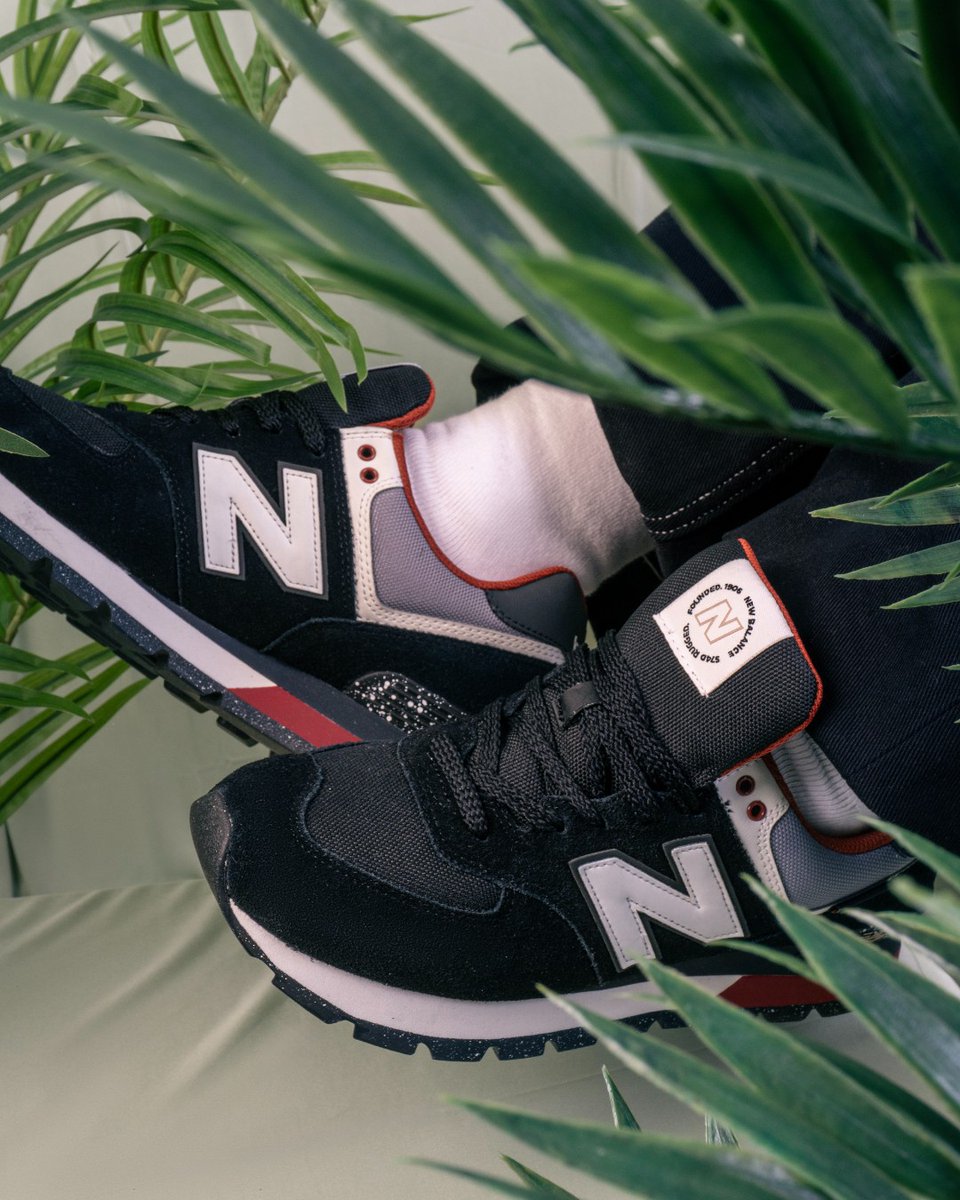 Shiekh's tweet image. Moving smooth in my New Balance kicks. Feel the comfort with every step! 🏃‍♂️✨

Shop online, pick up in store 
shiekh.com/brands/new-bal… 

#NewBalance #SmoothMoves #NewBalance574