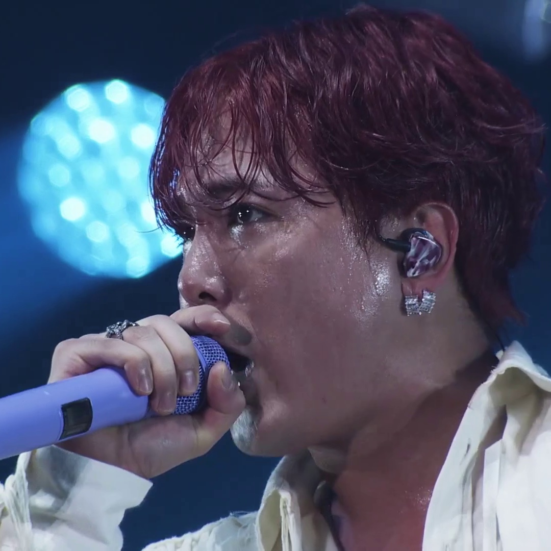 ____19san's tweet photo. Hot and unbothered Hongki. https://t.co/RJA6QQkc0t