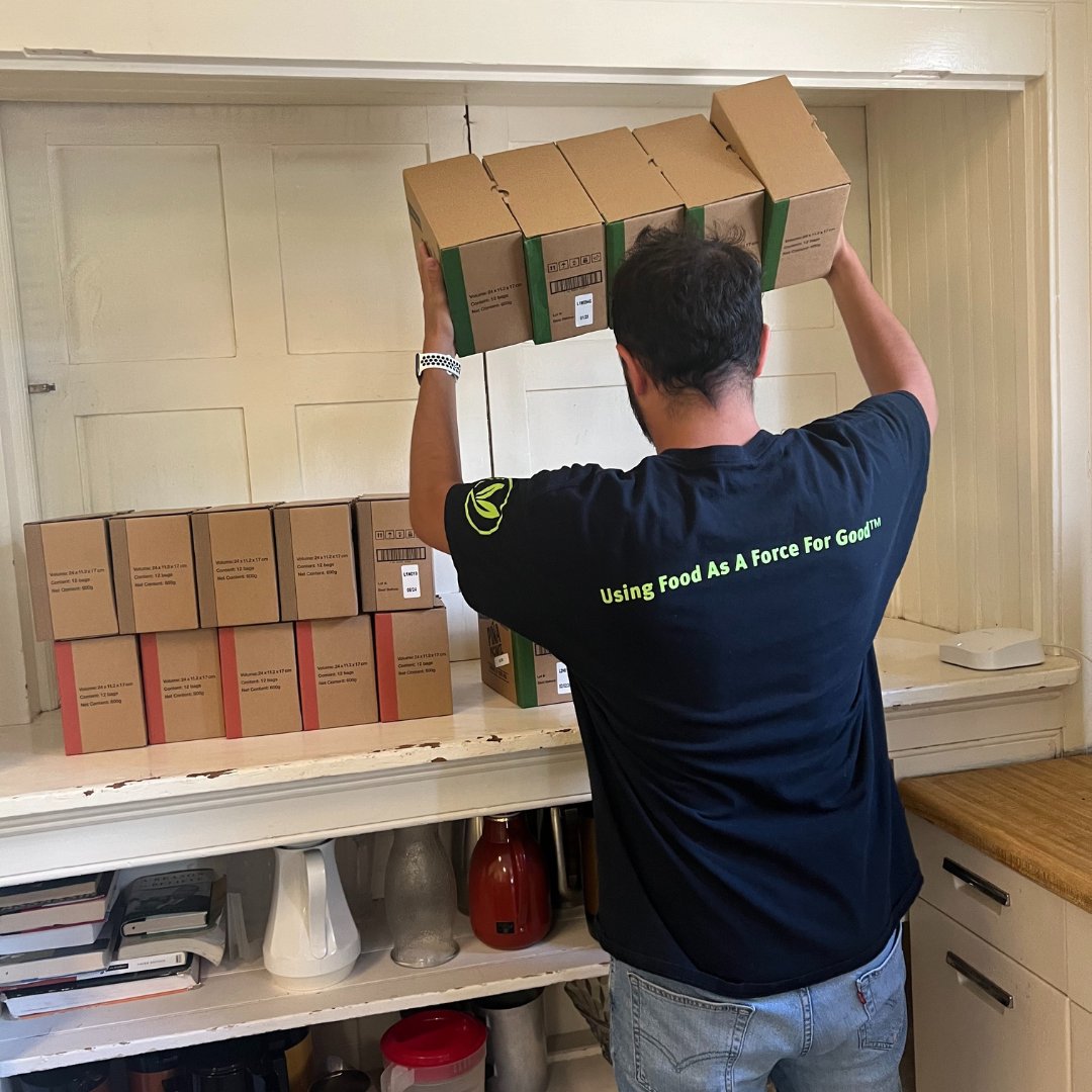 This World Food Day, Crispy Green highlights our commitment to "Using Food As A Force For Good"—providing not only product donations, but their time and care volunteering to cook nutritious meals for houseless populations! 💚🌍 #WorldFoodDay #CrispyGreen #HealthySnacks