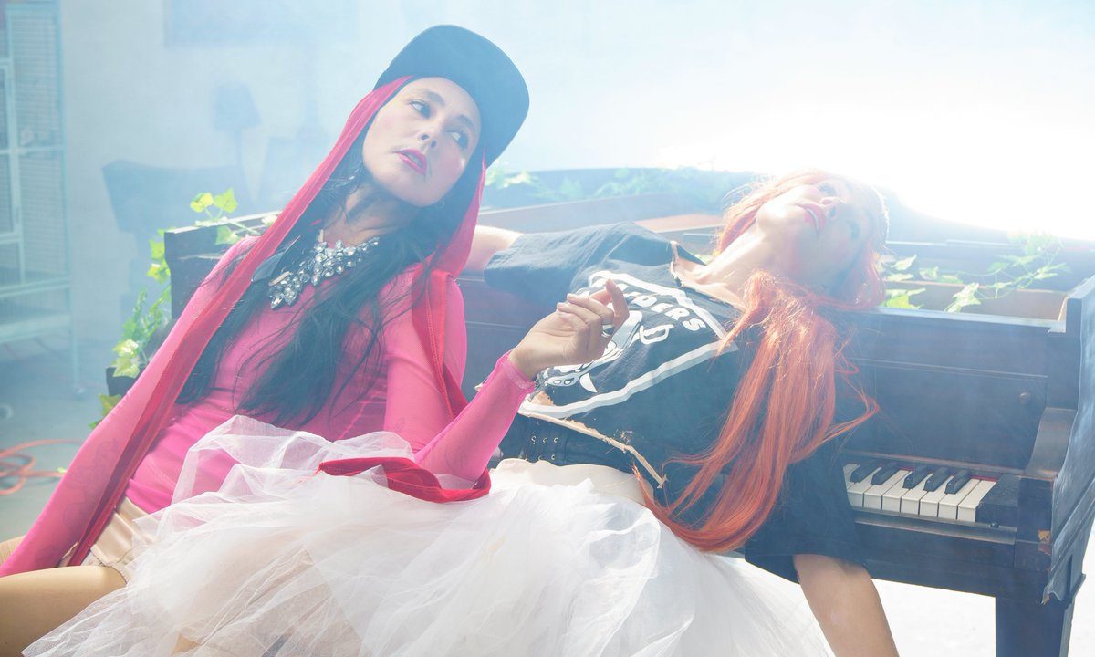 🚨Big news! 🚨

We are thrilled to welcome CocoRosie to Joyful Noise Recordings! This news also comes with a new single, “Least I Have You.”

Stream here: cocorosie.lnk.to/leastihaveyouTW