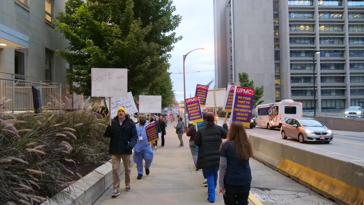 HAPPENING NOW 🚨

UPMC Western Psychiatric nurses are holding an informational picket as they fight for a fair contract 🪧🏥

They’re calling on UPMC to do its part to address the growing mental healthcare crisis in our region by investing directly into nurses and patient care!