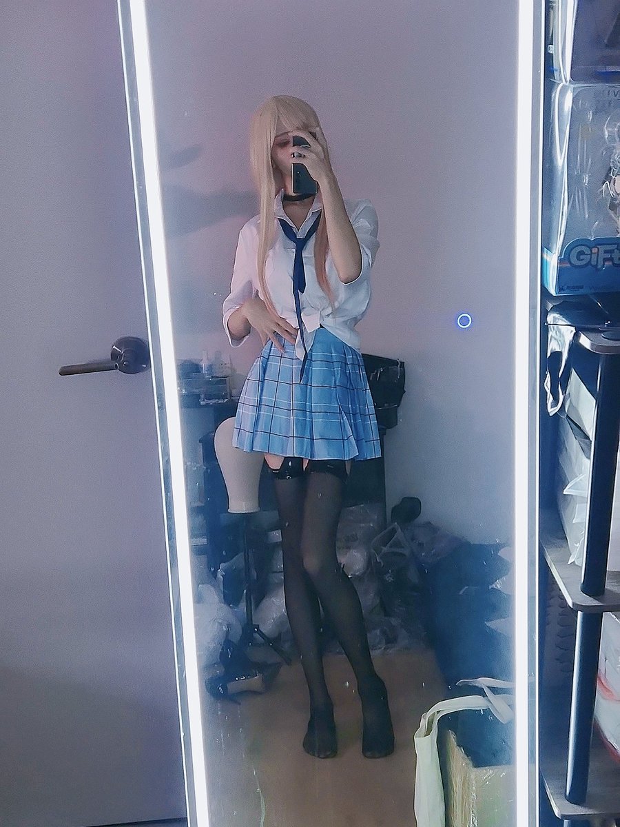 五条同学，来猜猜校服底下穿的的什么罢❤️~ https://t.co/4BEkfeU6KV