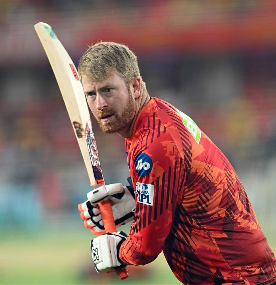 academy_dinda's tweet photo. 🚨 SRH has decided to retain the players who have provided admissions to Dinda Academy last season.

Heinrich Klaasen (INR 23 CR)
Pat Cummins (INR 18 CR)
Abhishek Sharma (INR 14 CR)  

They're also likely to retain Travis Head and Nitish Kumar Reddy. https://t.co/mnKtXPbqzc