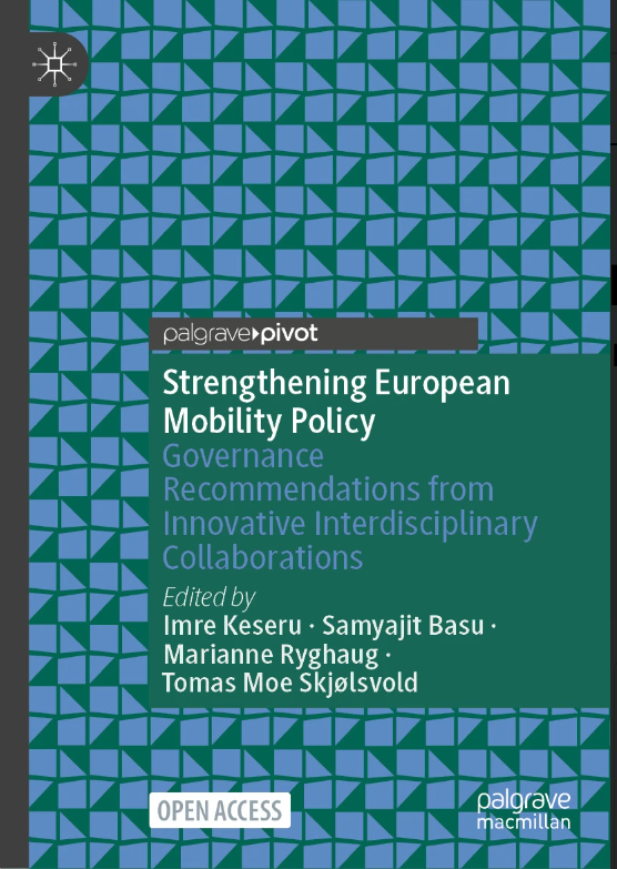 SSHCentreEU's tweet photo. @AngliaRuskin @AcentoComunica @KnowledgeInnov @EERA_SET @czechglobe_offi @VUBrussel @BC3Research @FriendsofEurope @energycities @KrtkRki @ProfChrisFoulds @EU_ENV @EUClimateAction @EUScienceInnov @rosie_robison @AmiCrowther 𝗔𝗯𝗼𝘂𝘁 𝘁𝗵𝗲 𝗯𝗼𝗼𝗸 𝗰𝗼𝗹𝗹𝗲𝗰𝘁𝗶𝗼𝗻
154 researchers from 23 countries present 30+ key policy insights for the #EUGreenDeal on:

#climate 👉 https://t.co/ePfcjcmmgG
#energy 👉https://t.co/5ihV8VdtIJ
#mobility 👉 https://t.co/DCGYSNbjEl https://t.co/i5tHhMnKod