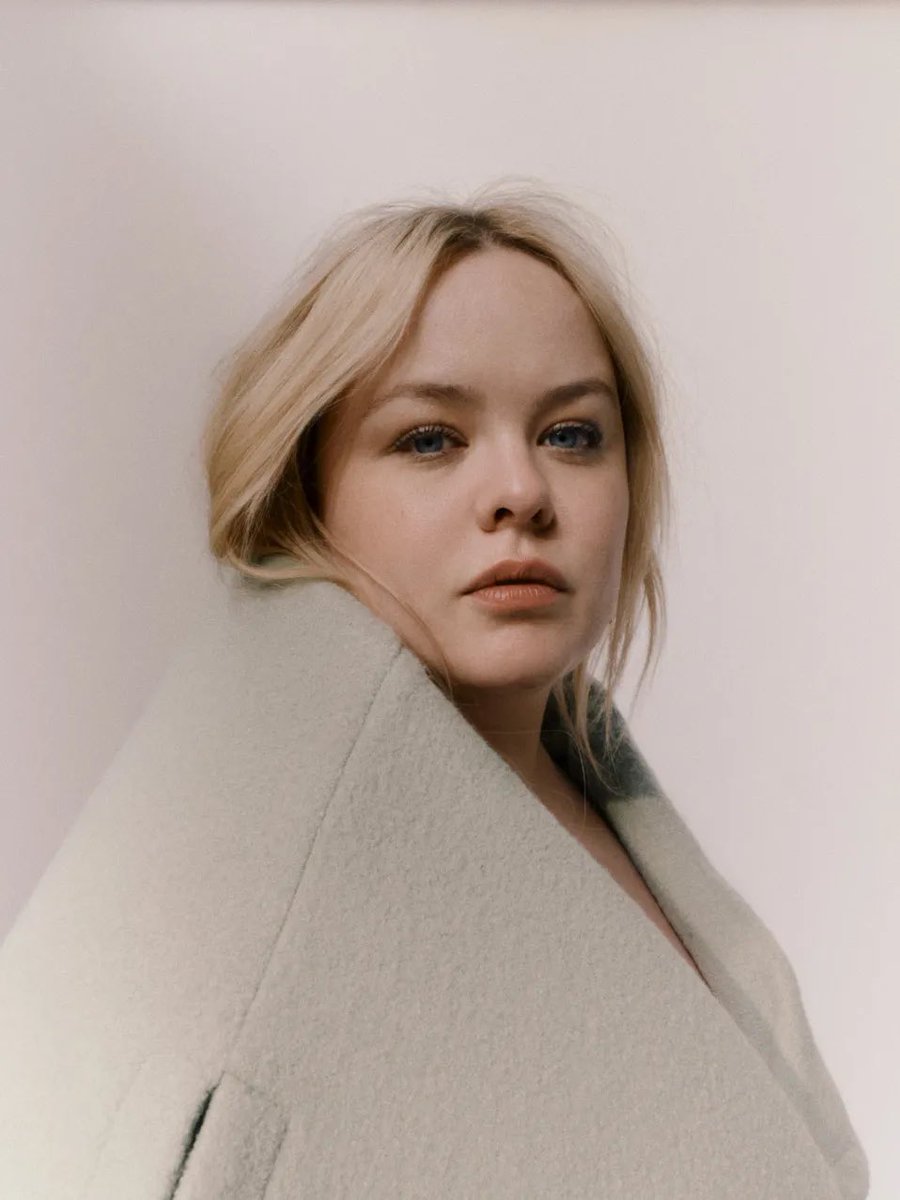 NoContxtBton's tweet image. Nicola Coughlan photographed by Agnes Llyod-Platt for TIME

🔗: time.com/collection/nex…