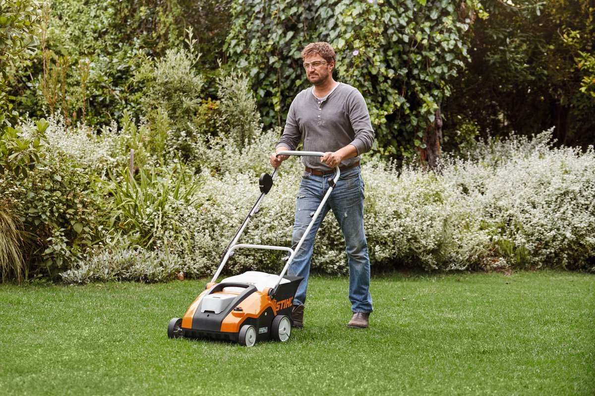SUNDAY TIPS 🤓
from our friends at STIHL
Autumn is the perfect time to scarify your lawn, but how do you actually do it? Take a look at our guide to scarification to find out more.
👇👇👇👇
bit.ly/STIHL-Lawn-Sca…

#lawncare #landscaping #lawn