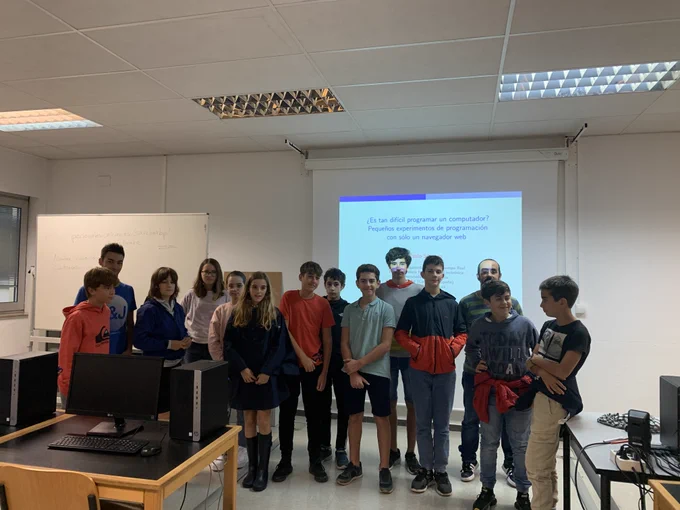 Fotografía de los y las asistentes al taller