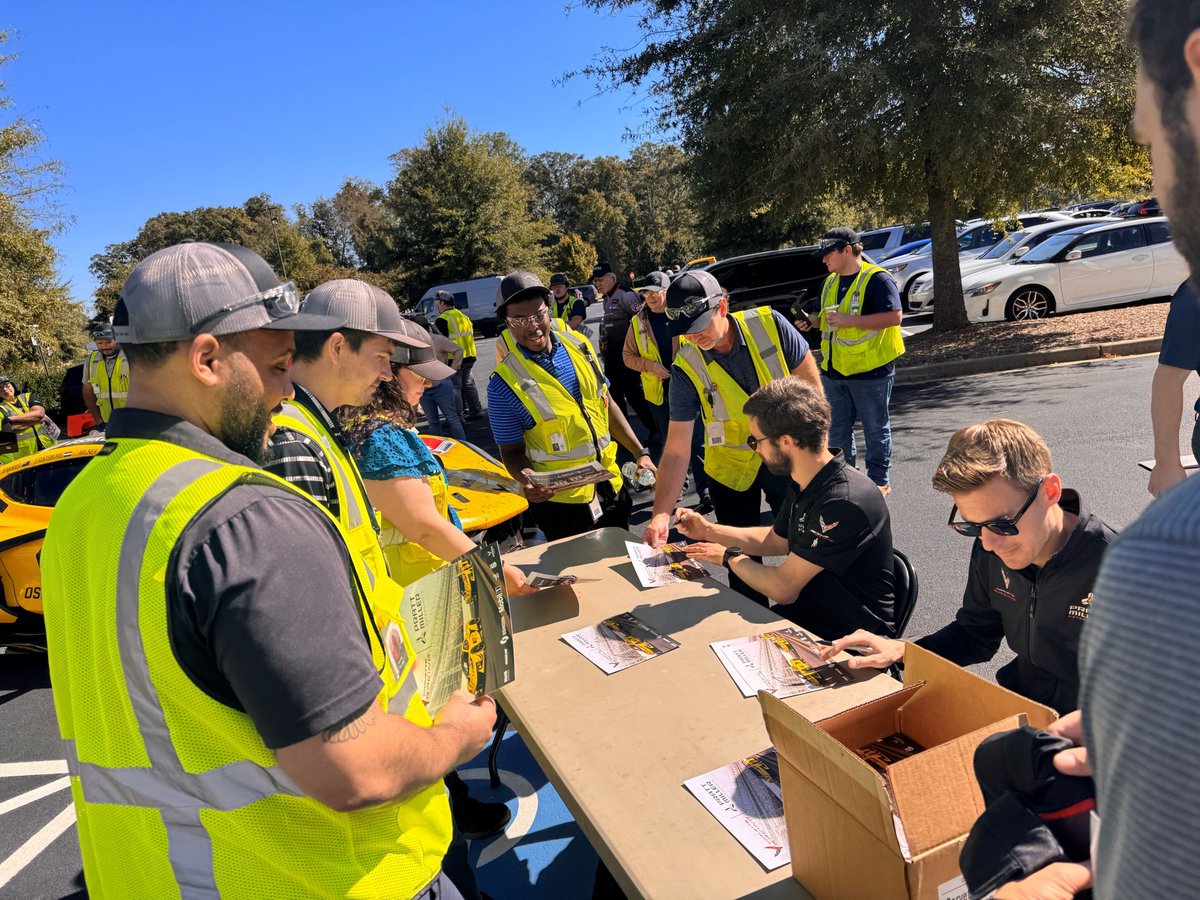 PrattMillerMS's tweet photo. Alex Sims, Nicky Catsburg, and the team transporter made a special stop in Spartanburg, SC, to visit the Oshkosh Defense facility and connect with the hardworking employees there...a good time had by all.

#Corvette #CRbyPMM https://t.co/3Rnrk5pdWb