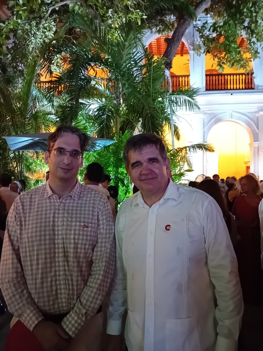 utboficial's tweet photo. Nuestro profesor Pedro Vázquez Miraz, director de la Maestría en Métodos de Investigación Social, en una destacada actividad cultural 🎭 organizada en Cartagena por la @EmbajadaEspCol y la @CooperacionESP, con motivo de la celebración de la Fiesta Nacional de España. https://t.co/Kobd7qbGA0