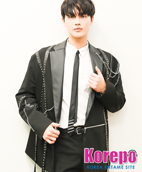 Kkorepo's tweet image. 「個別インタビュー」#UK（元 #Apeace）　3年ぶりに2ndミニアルバム『vivid UK』をリリース！　「絶対諦めない男UKが皆さんを絶対に幸せにします！」
#ユーケイ　#vivid_UK
🔗korepo.com/archives/14790…