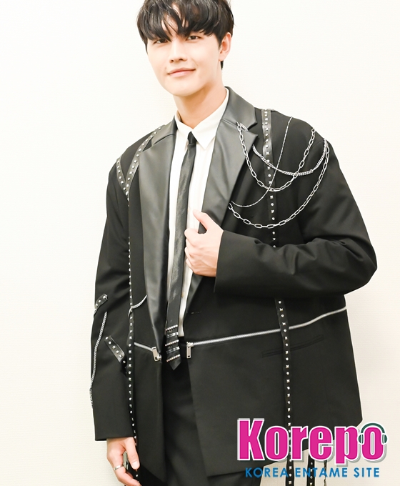 Kkorepo's tweet image. 「個別インタビュー」#UK（元 #Apeace）　3年ぶりに2ndミニアルバム『vivid UK』をリリース！　「絶対諦めない男UKが皆さんを絶対に幸せにします！」
#ユーケイ　#vivid_UK
🔗korepo.com/archives/14790…