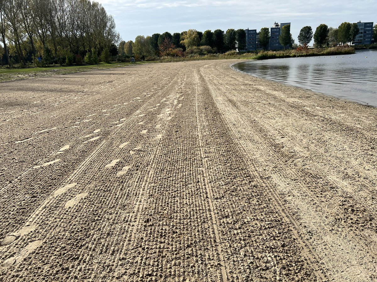 De strandjes bij de Noorderplassen liggen er weer keurig bij <a href="/almere/">almere</a>