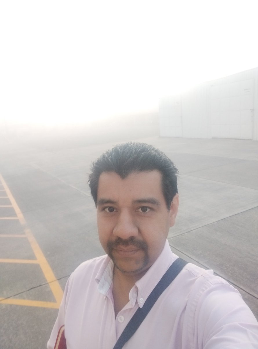 arkaleth's tweet photo. Cómo cuando llegas a trabajar y no te diste cuenta que entraste en Silent Hill...
Exploremos a ver si no me sale una enfermera o el pyramid head.

#arkaleth #silenthill #working https://t.co/k9j4Glxn4g