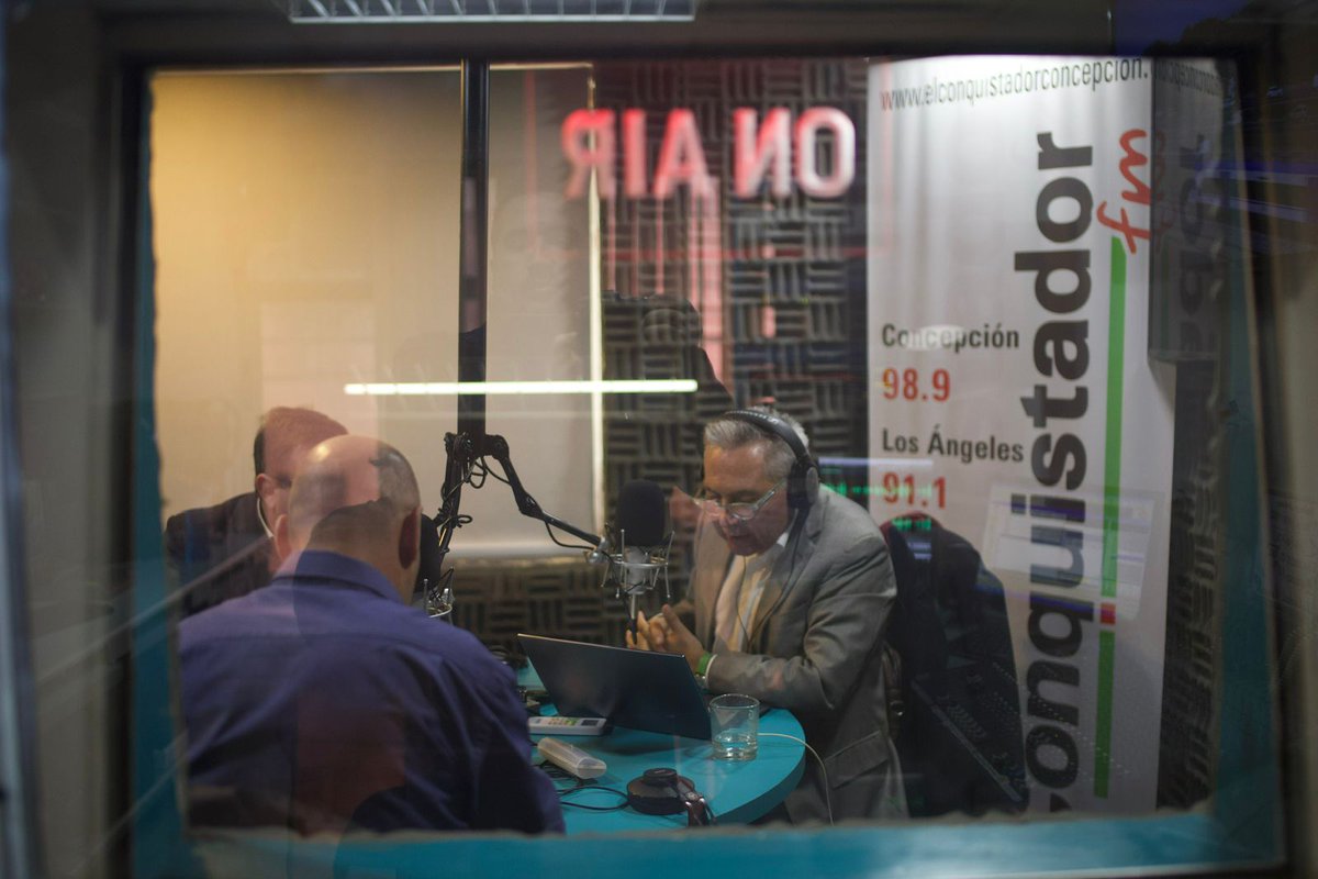 Ahora el director Daniel Jana en radio <a href="/conquistadorfm/">El Conquistador FM</a> habla sobre la crisis por el cierre de #Huachipato y cómo #SENCEBiobío está apoyando con capacitación y subsidios para los trabajadores afectados. 💼📚 Juntos enfrentamos este desafío con nuevas oportunidades.