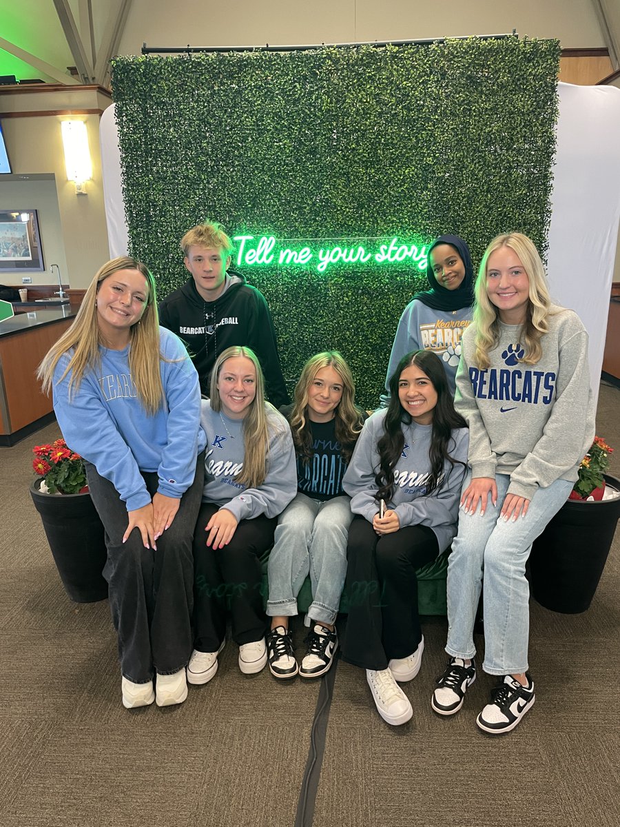 The_ContentGen's tweet photo. Little sneak peak of what our social media interns are doing today! Stay tuned for more content :) 📸 @Kearney_High
#KHS #bearcats #classintercom #CGW2024 @TheContentGenerationWorkshop https://t.co/XTX4D1PdxT