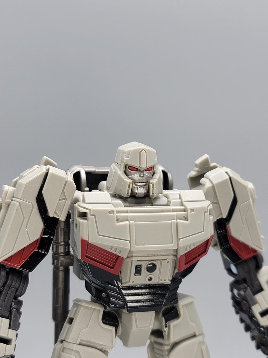 mktrhrs's tweet image. SSのONEメガ様、ジャンクショップUSAさんで購入♪
すごく良いです。

確かにくすんだグレーだし小さいですが、密度感があってサイズの割に重く感じます。
可動と渋みはパーフェクト。
フル平ピン留めなので分解塗装は無理ですが、紫下地に透けるシルバーとかでいつか塗ってあげたいです。