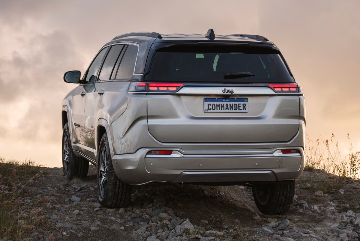 Gerard_GC's tweet photo. Se fabrica en Brasil y utiliza la misma plataforma que Compass. También tiene el mismo motor turbo de 1.3 litros de 173 hp y 199 lb-pie con caja automática de seis velocidades. Es de tracción delantera. https://t.co/ZNH7jcOJ4L