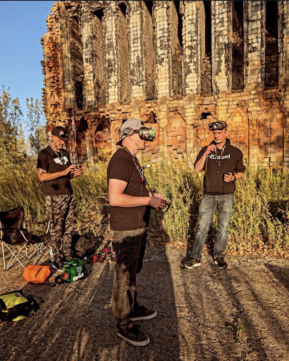 Rippin with the homies at Chicago’s abandoned Coke Plant . FlyzoneFpv, FcoreFpv , JinxFpv #fpv #freestylefpv #bandos #chicagofpv