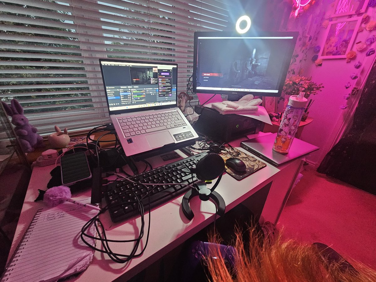 Check out my sick streaming set up 😎😎